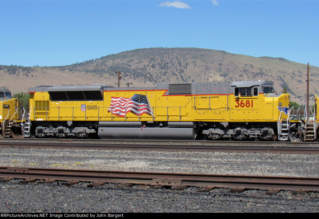 UP 3681 SD90MAC